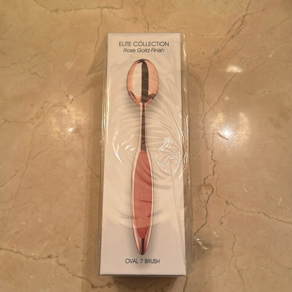Artis Oval 7 Brush - Rose Gold Finish